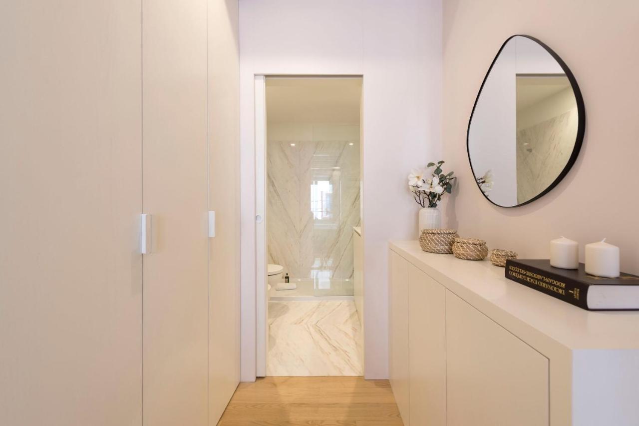 Mouzinho Luxury 3Br Flat L 5 Min Walk To Ribeira By Lovelystay Porto Dış mekan fotoğraf